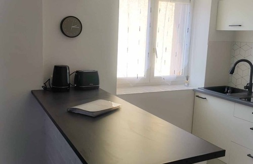 Saint-Germain-Lespinasse Apartment | Appartement à la Campagne Avec 2 Chambres! Idéal Pour se Reposer!