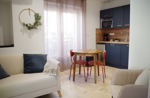 Tulette Apartment | Appart' Hôtel avec terrasse, Clim, TV connectée