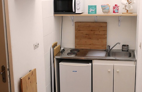 Chasseneuil-du-Poitou Apartment | Appart Hotel T1 EasyPop - 5 min Futuroscope - Rentals du Grand Pont