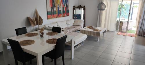 Sainte-Marguerite Apartment | Appart Piscine Privée 80M2 7mn vélodrome et Métro