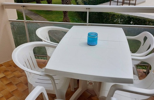 Saint-Cyprien Plage Apartment | Appart Piscine, Sea view, near Collioure