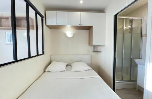 Jouy-en-Josas Apartment | Appart'Village Jouy Vallée N3 RER C 500 m