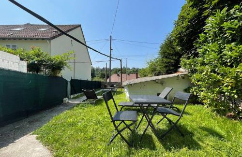 Jouy-en-Josas Apartment | Appart'Village Jouy Vallée N3 RER C 500 m