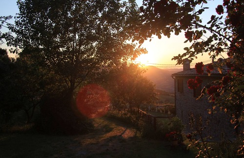 Pennabilli Apartment | Appartamentino Rustico in Villa Maindi with garden use and free WiFi