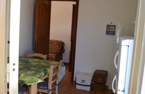 Fiumaretta Apartment | 'Appartamento 17' Near the Beach with Wi-Fi & Balcony