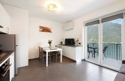Nesso Apartment | Appartamento 5 Il Tornante with Lake & Mountain Views, Wi-Fi, A/C & Balcony