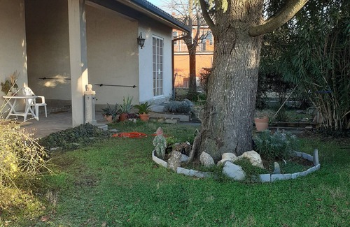 Castenaso Apartment | Appartamento -cedro del Libano con Giardino e Parcheggio Privato