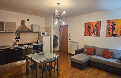 Vigevano Apartment | Appartamento comodo per il centro e la satzione in Palazzina tranquilla