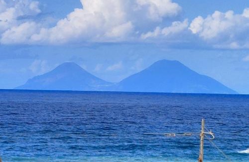 Piraino Apartment | "Appartamento del Mare Gliaca" con vista Isole Eolie,ampia terrazza,wifi e parcheggio privato gratuito