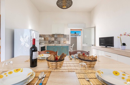 Torre Lapillo House | Appartamento Iris by BarbarHouse