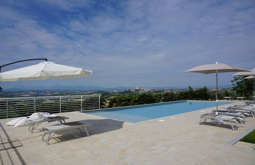 Sant'Elpidio a Mare Apartment | Appartamento L'alloro con Piscina