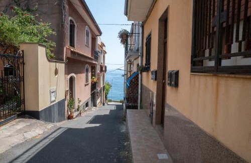 Aci Trezza Apartment | Appartamento La Corsara