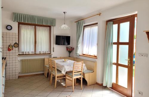 Coredo Apartment | Appartamento "Laghet" a piano terra con giardino
