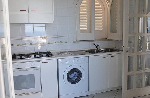 Lacco Ameno House | Appartamento Lindora D: A bright and elegant apartment that is part of a villa situated in a quiet location, a few minutes from the town center, with Free WI-FI.