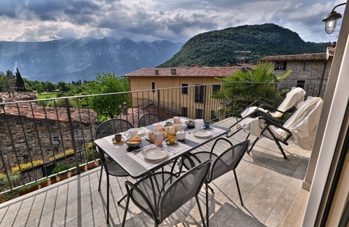 Prabione Apartment | Appartamento Lucia by Theater Home - with big balcony and a panoramic view