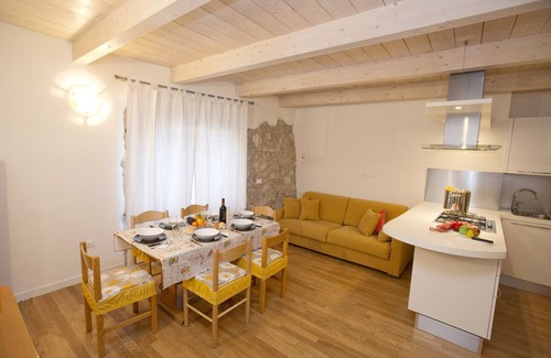 Tenno Apartment | Appartamento Malù Morgana, Tenno, Italy