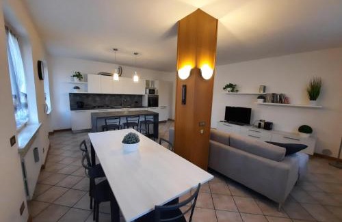 Avio Apartment | Appartamento nel verde circondato dalle montagne
