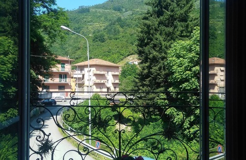 Mezzanego Apartment | Appartamento Relax nel Verde a 15 Minuti dal Mare con Parcheggio e Selfcheck-in