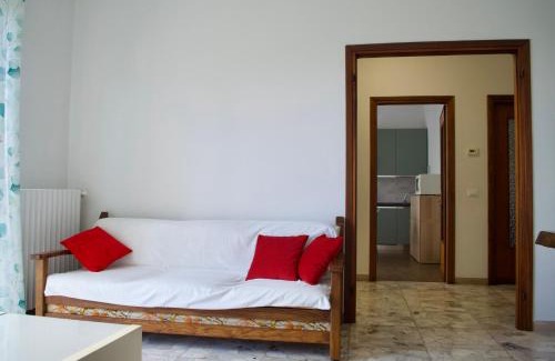 Besozzo Apartment | Appartamento ristrutturato con piccola vista lago