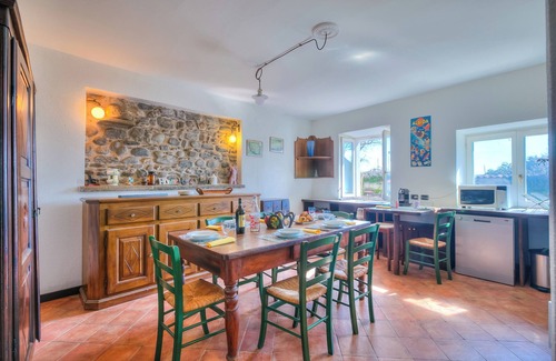 Lisanza House | Appartamento Sole Lake View, Sesto Calende, Italy