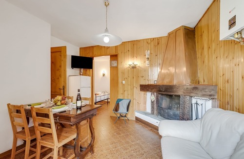 Oulx Apartment | Appartamento Vecchio Gad, Oulx, Italy