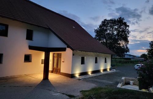 Sankt Michael bei Bleiburg House | Appartements und Vinoteka DAVID