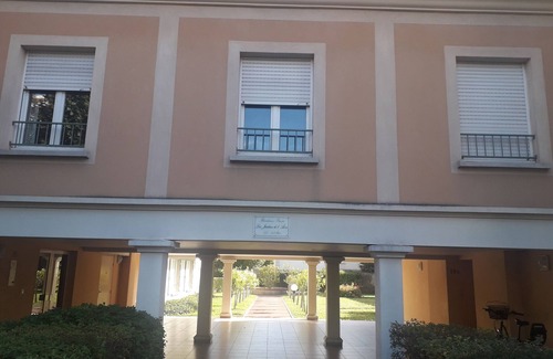 Le Chesnay Apartment | Appartement Équipé et Cosy Avec Parking. Parfait Pour JO Équestres de Versailles