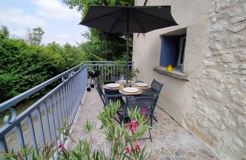 Valprionde Apartment | Appartement Dans Maison Pierre Blanche du Quercy Avec Accès Privé à la Piscine