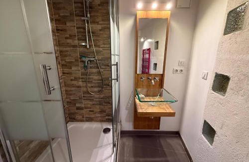 Saint-Quentin-la-Poterie Apartment | Appartement P2 à 4km D'UZÈS