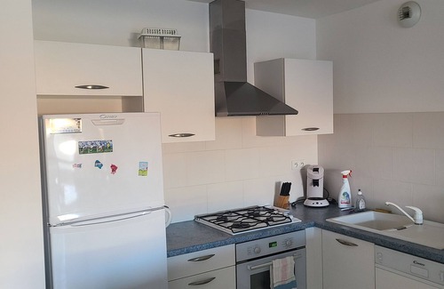 Le Brusc Apartment | Appartement 64 m² à 200 m de la Plage Tout Confort. Idéal Pour Famille