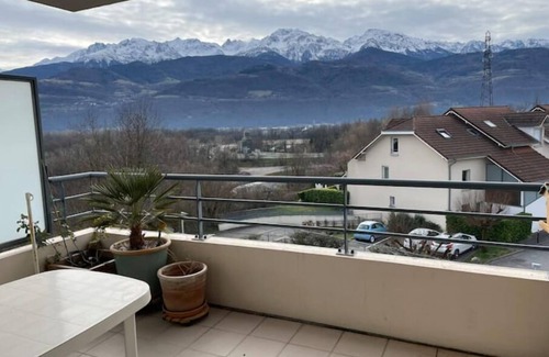 Saint-Nazaire-les-Eymes Apartment | Appartement Face aux Montagnes