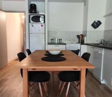 Gouaux-de-Larboust Apartment | Appartement à la montagne avec vue Imprenable