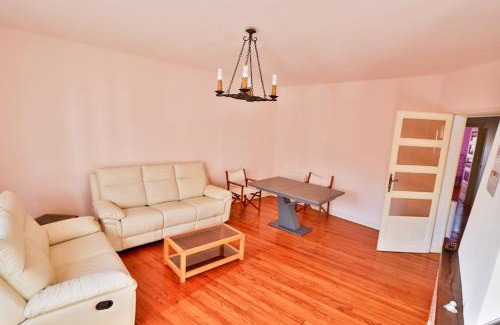 Hagetmau Apartment | APPARTEMENT 1 à 9 personnes Hagetmau coeur de ville