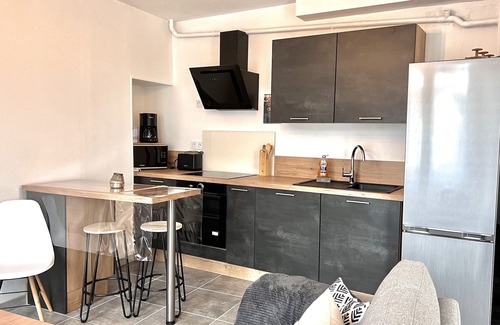 Ruelle-sur-Touvre House | Appartement 1 Chambre Centre Ville Avec Parking et Wifi