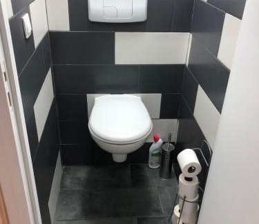 Saint-Jacques-des-Blats Apartment | appartement 10 couchages le lioran bord rando/ski