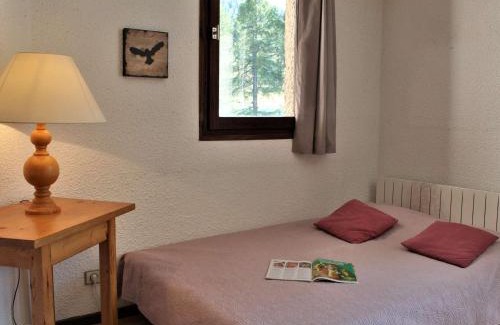 Risoul Apartment | Appartement 3 Pièces 6 couchages avec piscine, animaux admis à Risoul 1850 - FR-1-330-209