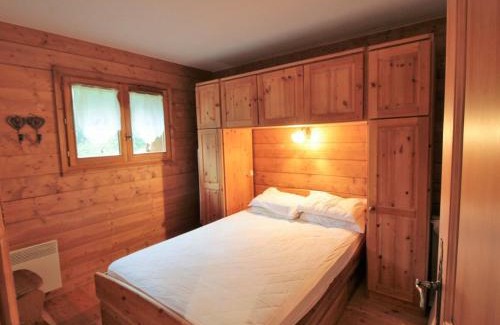 Les Carroz-d'Araches Apartment | Appartement 3 pièces cabine, 6 pers, face au spa et au ski bus, proche pistes et commodités - FR-1-572-45