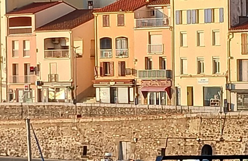 Port-Vendres Apartment | Appartement 3 Wifi, Clim, vue Latérale du Port,10 mn Plage, 3 mn du Centre