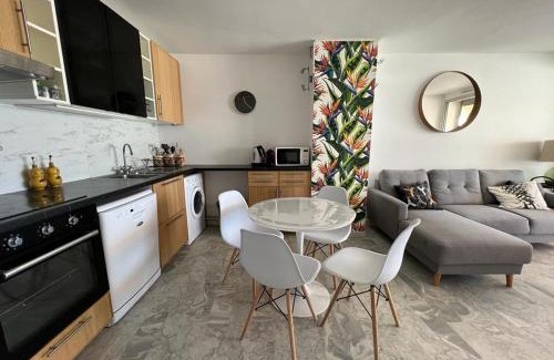 Le Couchant Apartment | Appartement 4 Pièces, Vue Mer, Piscine et Parking privé