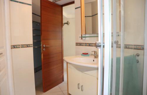 Vailhauques Apartment | Appartement 50 m2 avec parking gratuit sur place