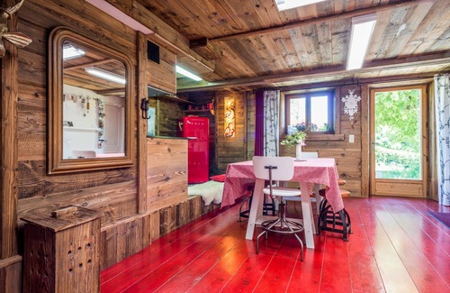 Demi-Quartier Apartment | Appartement 50m2 Megève/demi-quartier, vue Mt Blanc, Atelier D'artiste Rénové