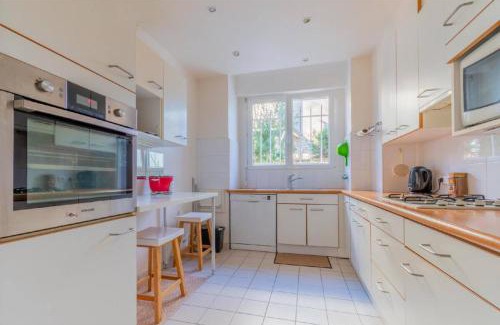 Saint-Cloud Apartment | Appartement 90m2 Sur Jardin Clos