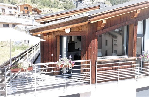 Lanslevillard Apartment | Appartement Alliant Confort et Charme au Coeur du Village de Lanslevillard