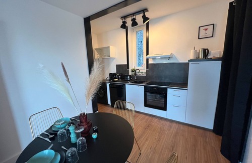 Cotes d'Armor Apartment | Appartement art Déco, VUE Mer, au Port du Légué - Cabestan