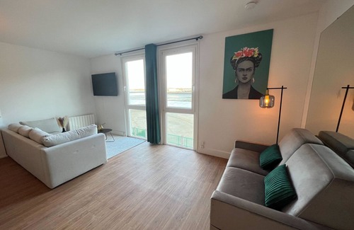 Cotes d'Armor Apartment | Appartement art Déco, VUE Mer, au Port du Légué - Cabestan