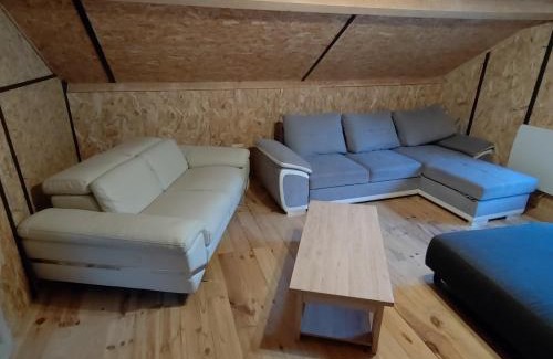 Verdaches Apartment | Appartement atypique avec piscine partagée.