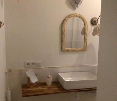 Lespignan Apartment | Appartement au coeur du village pour deux personnes