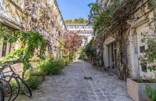 Quartier de la Roquette Apartment | Appartement au Coeur du Paris Artisanal sur Cour Arborée au Calme, 4/7 Pers