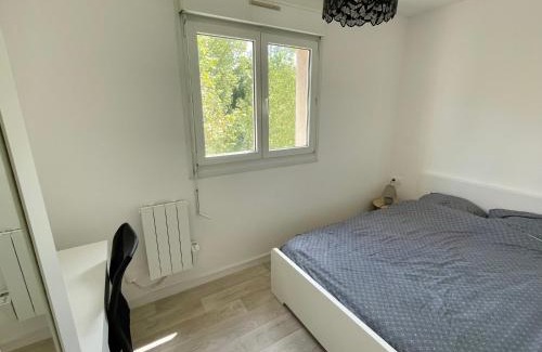 Louviers Apartment | Appartement avec Loggia et Parking privé