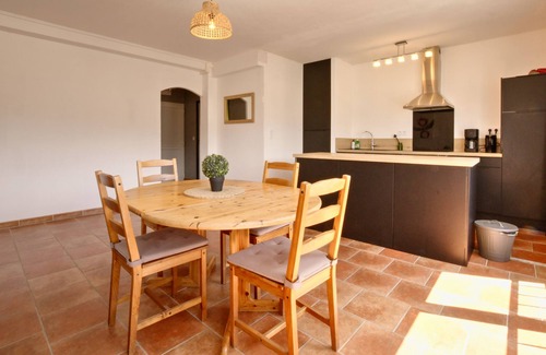 Lourdes Apartment | Appartement Avec vue sur la Montagne, Proche de la Gare